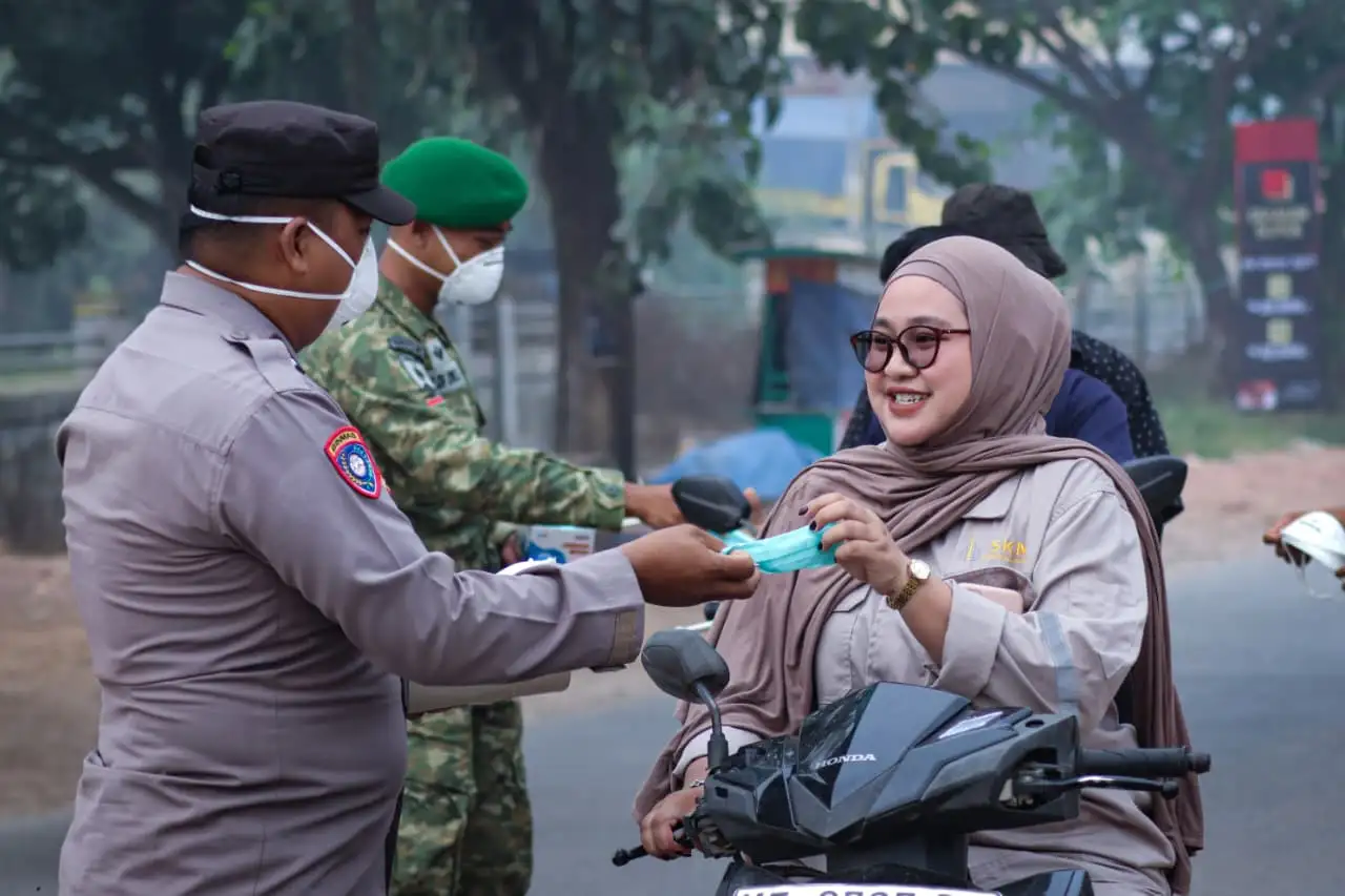 Kabut Asap Muncul di Bengalon, Brigif TP 32/Mangkalihat Turun Lindungi Warga