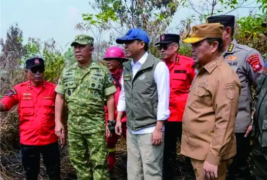 Menhut Raja Antoni Minta Masyarakat Tidak Land Clearing : Kondisi Bukan Musim Kering Biasa